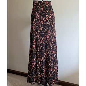 Westport 1962 Size 2X Maxi Skirt Knit Black Floral